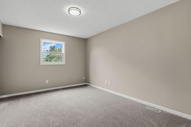 2069 Walnut Hill Park Drive, Columbus, OH 43232