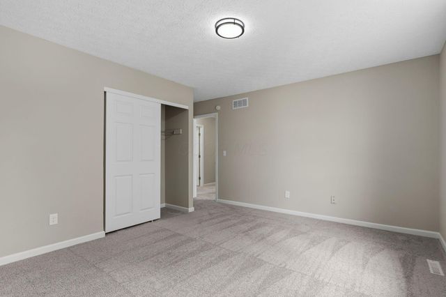 2069 Walnut Hill Park Drive, Columbus, OH 43232