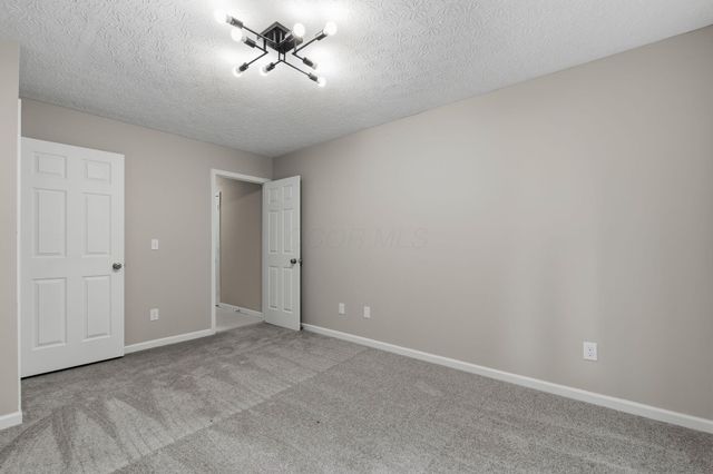 2069 Walnut Hill Park Drive, Columbus, OH 43232