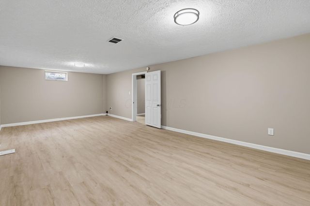 2069 Walnut Hill Park Drive, Columbus, OH 43232
