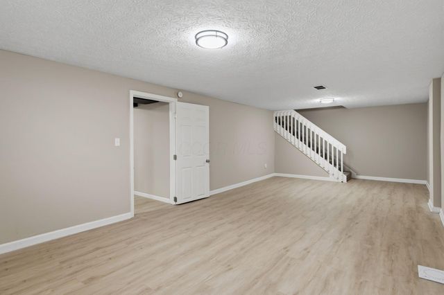 2069 Walnut Hill Park Drive, Columbus, OH 43232