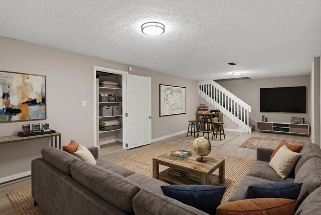 2069 Walnut Hill Park Drive, Columbus, OH 43232