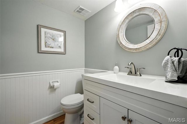 377 W Manor Drive, Chesterfield, MO 63017
