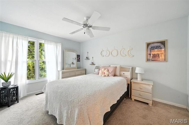 377 W Manor Drive, Chesterfield, MO 63017