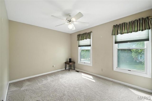 377 W Manor Drive, Chesterfield, MO 63017
