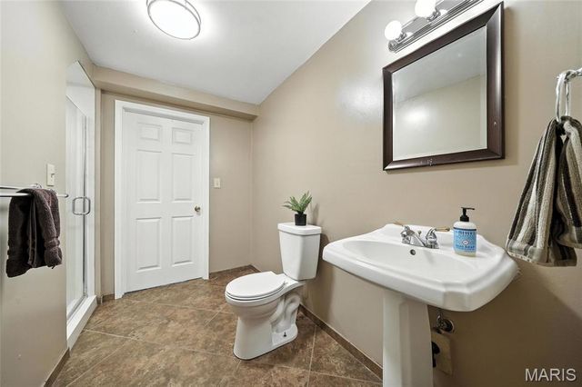 377 W Manor Drive, Chesterfield, MO 63017