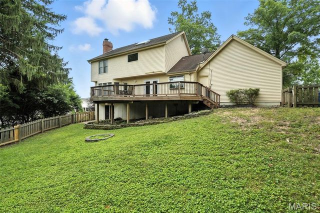 377 W Manor Drive, Chesterfield, MO 63017