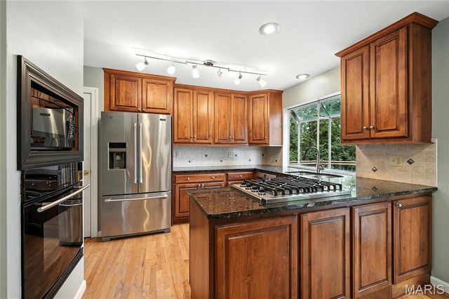 377 W Manor Drive, Chesterfield, MO 63017
