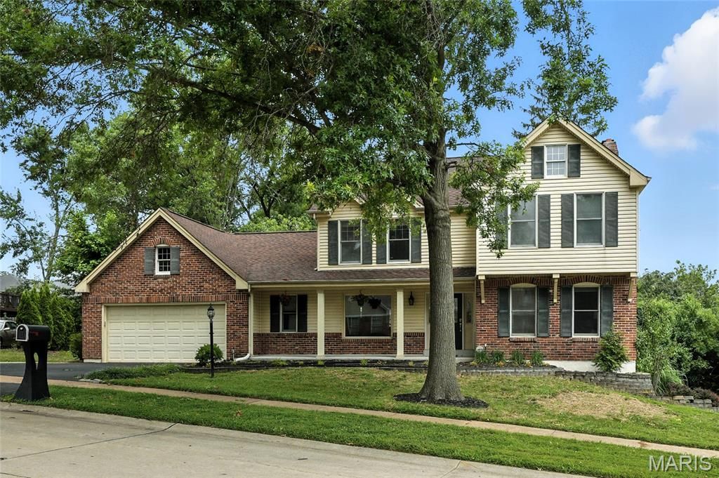 377 W Manor Drive, Chesterfield, MO 63017
