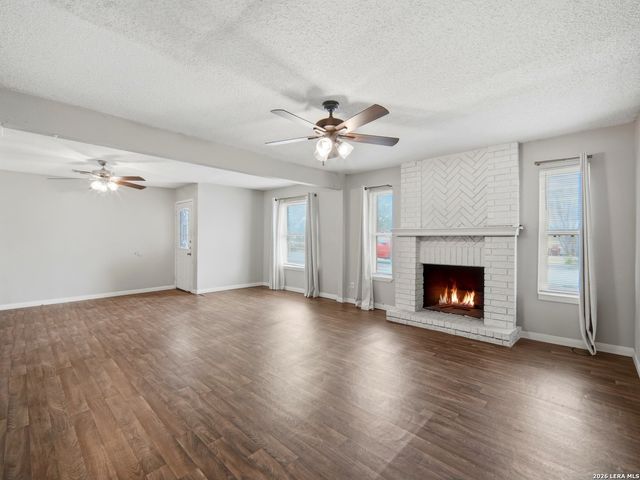 305 TOEPPERWEIN RD, Converse, TX 78109