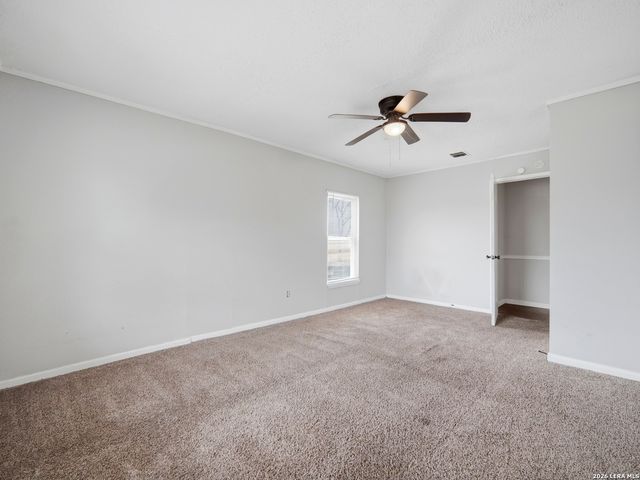 305 TOEPPERWEIN RD, Converse, TX 78109