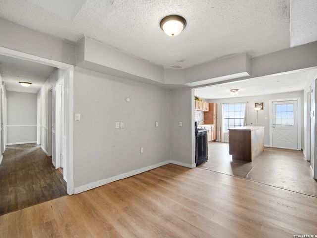 305 TOEPPERWEIN RD, Converse, TX 78109