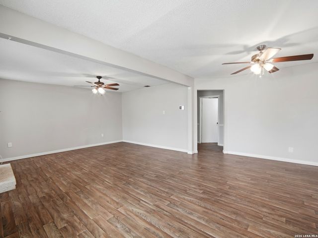 305 TOEPPERWEIN RD, Converse, TX 78109