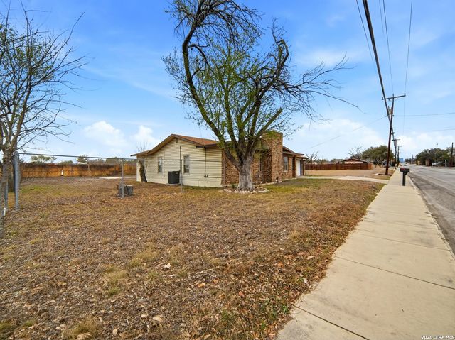 305 TOEPPERWEIN RD, Converse, TX 78109