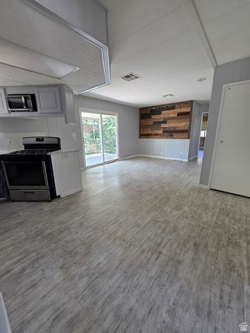 188 E DETROITER AVE, Murray, UT 84107