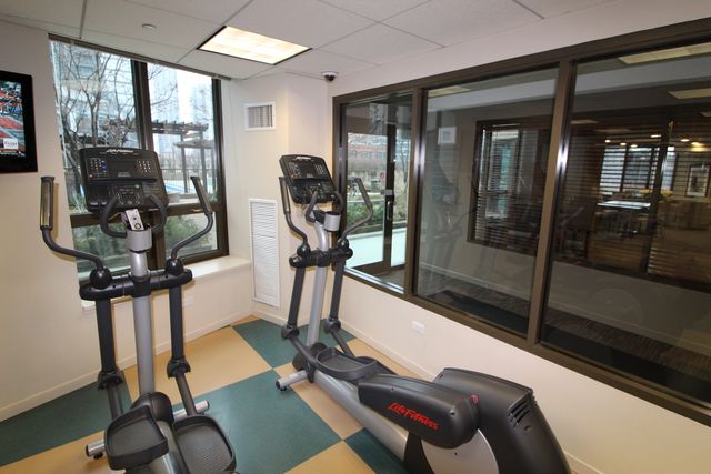400 N La Salle Drive 2107, Chicago, IL 60654