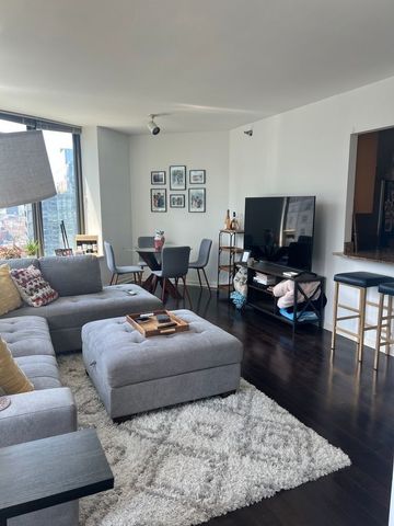 400 N La Salle Drive 2107, Chicago, IL 60654