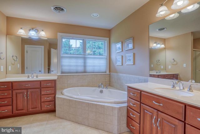 33 CHADWICK DR, Dover, DE 19901