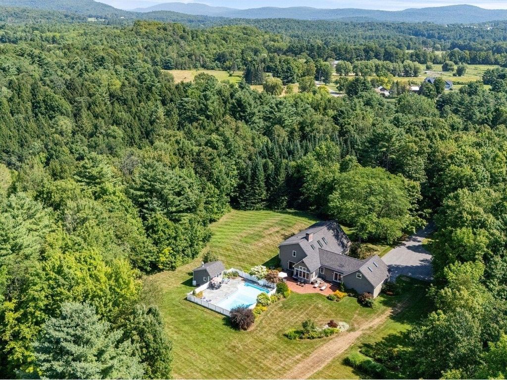 571 Middle Road, Colchester (colchester), VT 05446