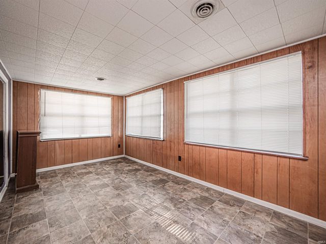 1112 E Fourth Street, Mount Vernon, IN 47620