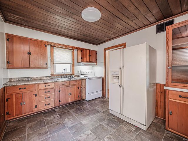 1112 E Fourth Street, Mount Vernon, IN 47620