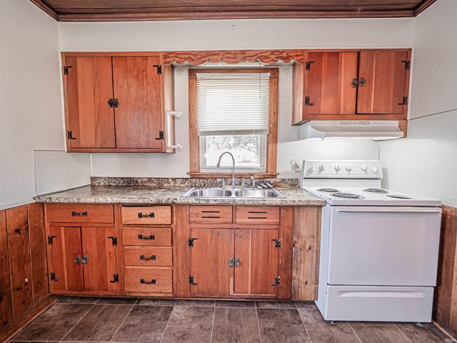 1112 E Fourth Street, Mount Vernon, IN 47620