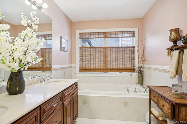 101 Middle Road, Eastchester, NY 10709