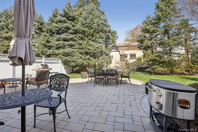 101 Middle Road, Eastchester, NY 10709