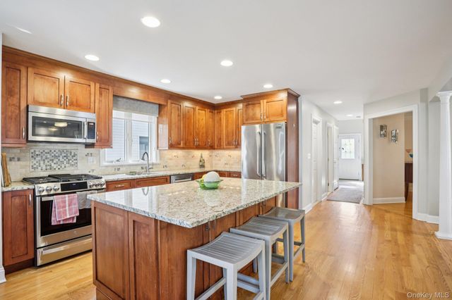 101 Middle Road, Eastchester, NY 10709