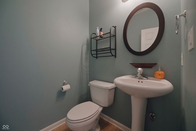 10915 Perry Pear Drive, Zionsville, IN 46077