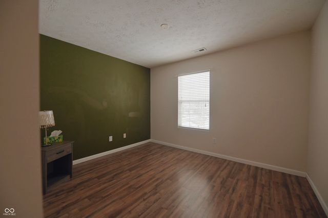 10915 Perry Pear Drive, Zionsville, IN 46077