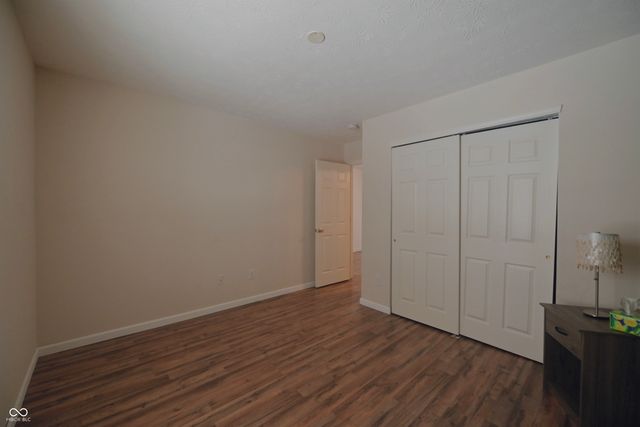 10915 Perry Pear Drive, Zionsville, IN 46077