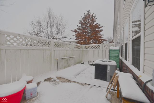 10915 Perry Pear Drive, Zionsville, IN 46077