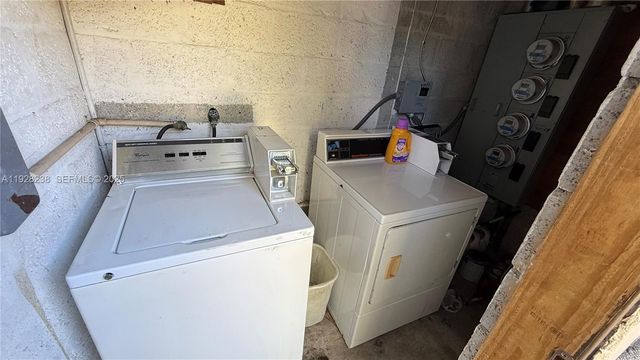 1310 NE 14th Ave 2, Fort Lauderdale, FL 33304