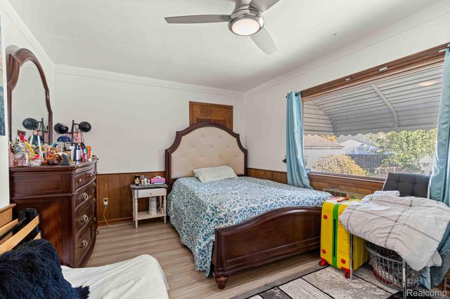 4155 Syracuse Street, Dearborn Heights, MI 48125