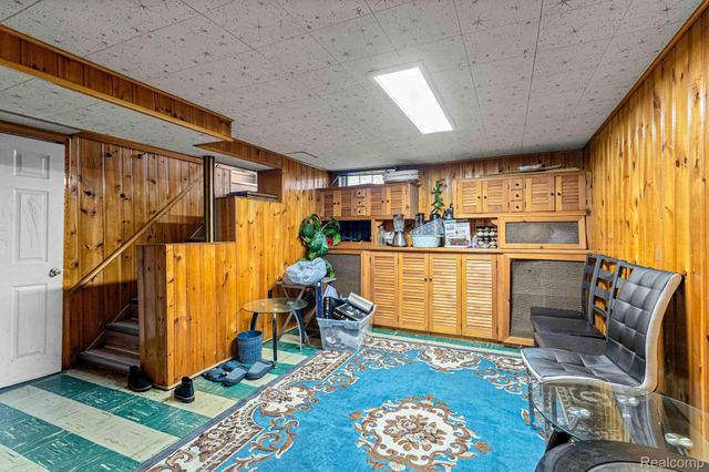 4155 Syracuse Street, Dearborn Heights, MI 48125