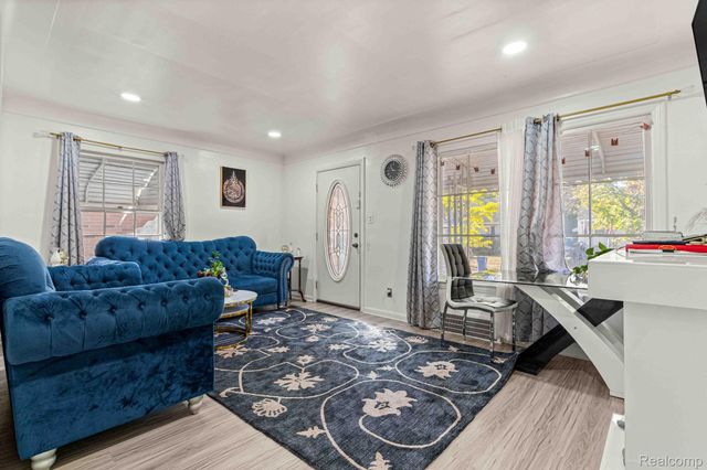 4155 Syracuse Street, Dearborn Heights, MI 48125