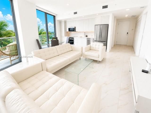 2000 Metropica Way 304, Sunrise, FL 33323