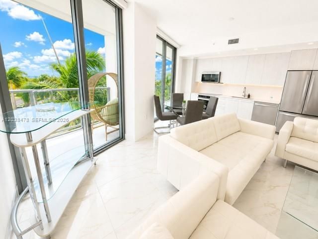 2000 Metropica Way 304, Sunrise, FL 33323