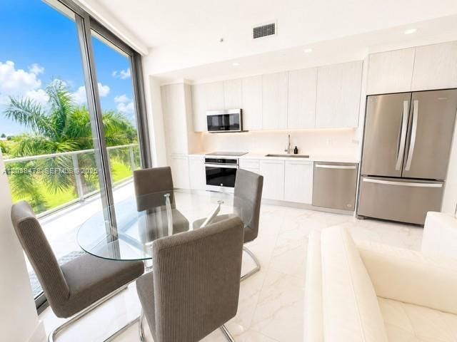 2000 Metropica Way 304, Sunrise, FL 33323