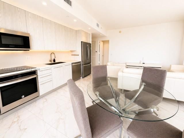 2000 Metropica Way 304, Sunrise, FL 33323