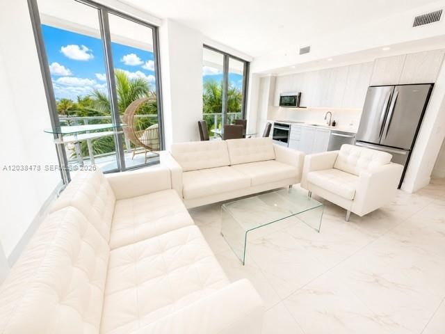 2000 Metropica Way 304, Sunrise, FL 33323