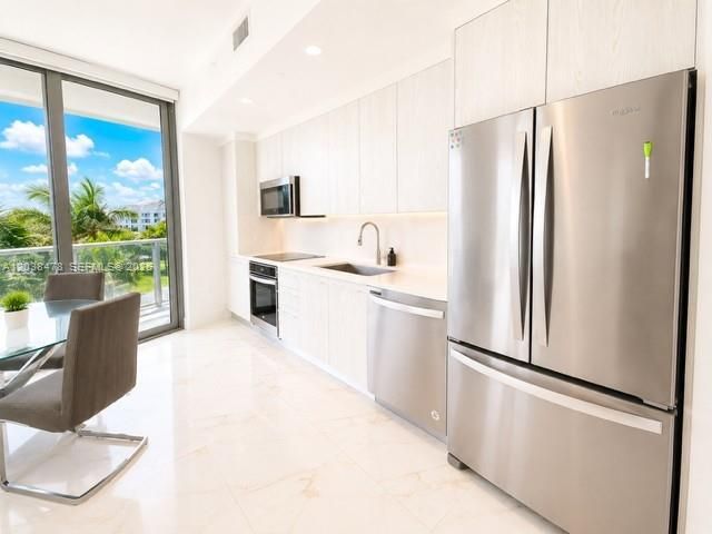 2000 Metropica Way 304, Sunrise, FL 33323