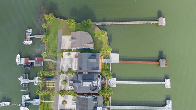 2072 W Sea Aire Canal SW, Supply, NC 28462