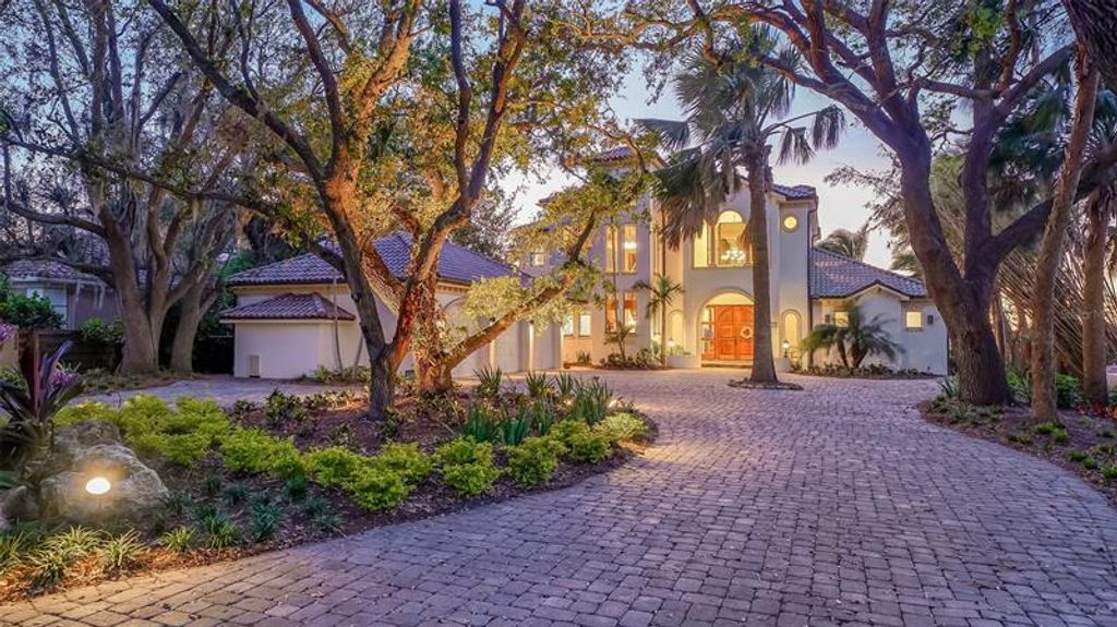 Image 1 of property listing at 722 Sarabay ROAD, Osprey, FL 34229