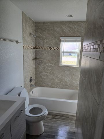 605 N Snyder Avenue, Justin, TX 76247