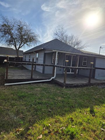 605 N Snyder Avenue, Justin, TX 76247