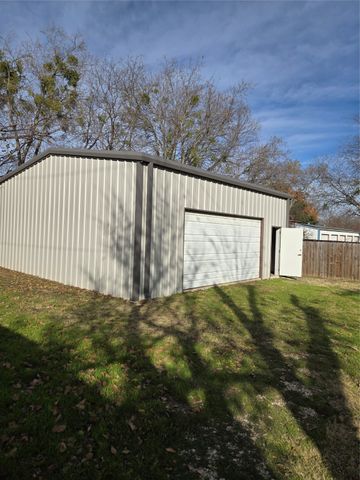 605 N Snyder Avenue, Justin, TX 76247