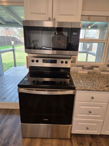 605 N Snyder Avenue, Justin, TX 76247