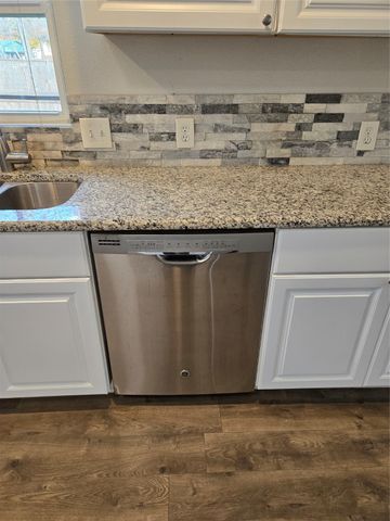 605 N Snyder Avenue, Justin, TX 76247